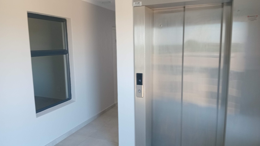 1 Bedroom Property for Sale in Table View Western Cape
